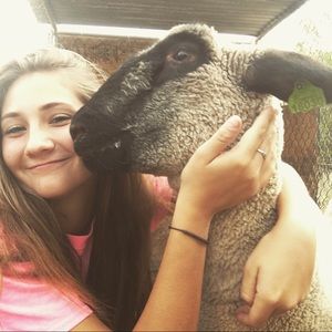 Meet your Posher, Avery